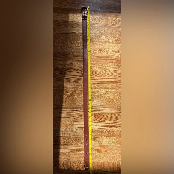 Studio New York Women’s Brown Leather Belt with Gold Buckle Large - Picture 4 of 4